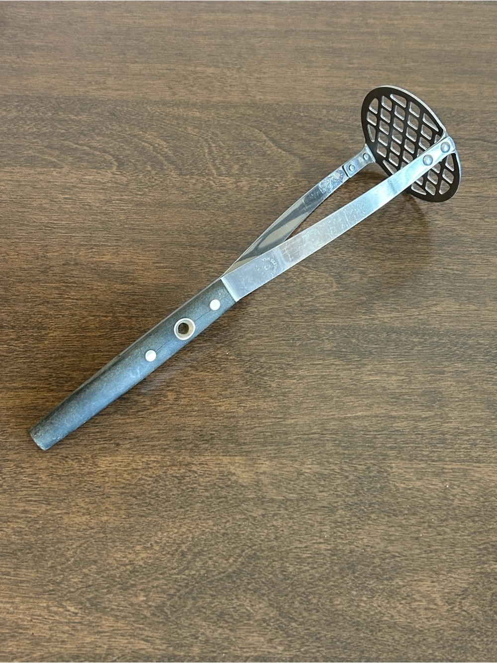 VTG FLINT ARROWHEAD STAINLESS POTATO MASHER CENTER HOLE & RIVETED HANDLE USA